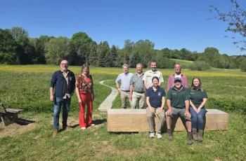 von links: Dr. Andreas Schüller (Geschäftsführer Natur- und Geopark), Julia Gieseking (Landrätin, Aufsichtsratsvorsitzende Natur- und Geopark), Hans Peter Böffgen (Bürgermeister der Verbandsgemeinde Gerolstein), Manfred Schmitz (Ortsbürgermeister Oberehe-Stroheich), Johannes Pinn (Forstamtsleitung Hillesheim), Ann-Marie Lerch (Natur- und Geopark), Lutz Lambrecht (Baumschule Tannenhof), Markus Schüller (Revierleitung Üxheim), Titzja Schmidt (Referendarin Forstamt Hillesheim)